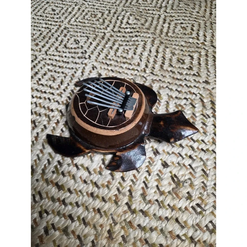 TURTLE-ShapedThumb Piano/Karimba/Mbira, made from coconut handpainted fair trade